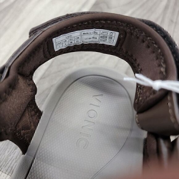 New in box Vionic Leo Sandals In Brown 9 - Picture 5 of 5